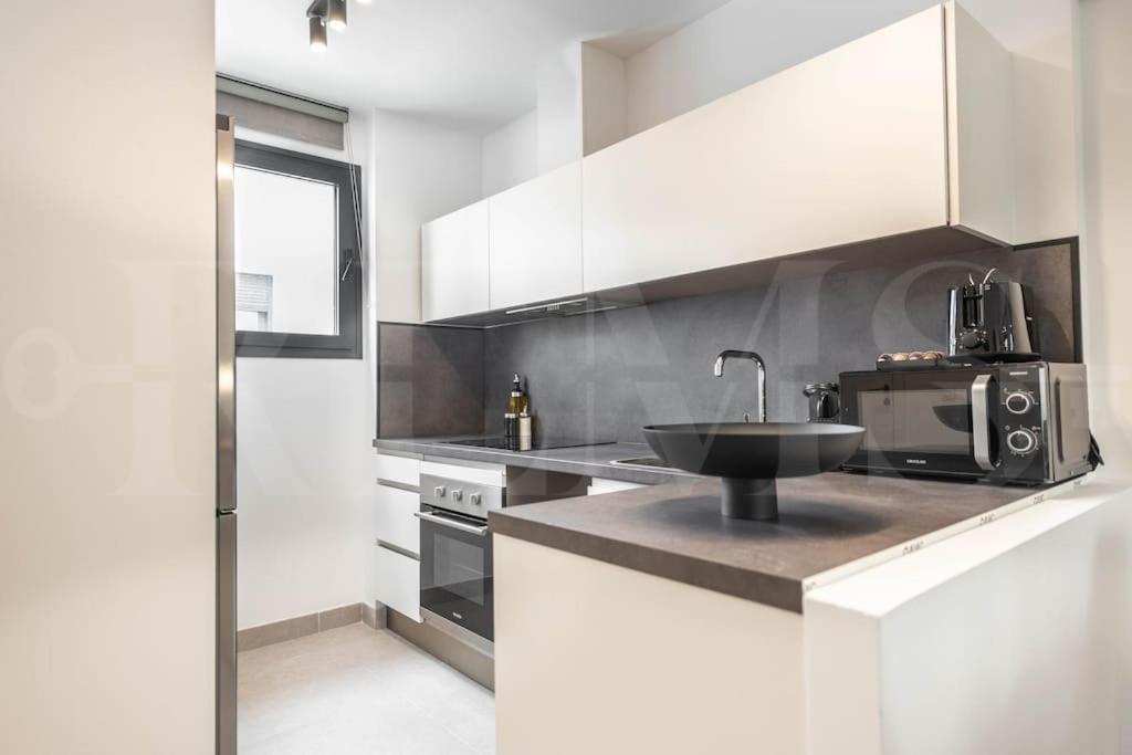Modern Apartment With Patio & Parking By Rems Malaga Zewnętrze zdjęcie