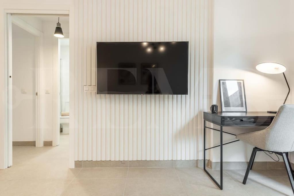 Modern Apartment With Patio & Parking By Rems Malaga Zewnętrze zdjęcie