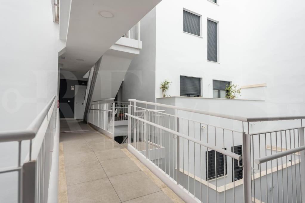 Modern Apartment With Patio & Parking By Rems Malaga Zewnętrze zdjęcie