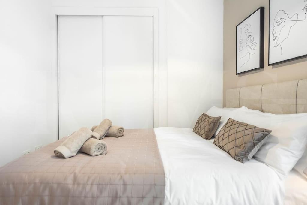 Modern Apartment With Patio & Parking By Rems Malaga Zewnętrze zdjęcie